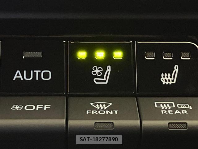 Toyota CROWN 2025-02 8284898-6