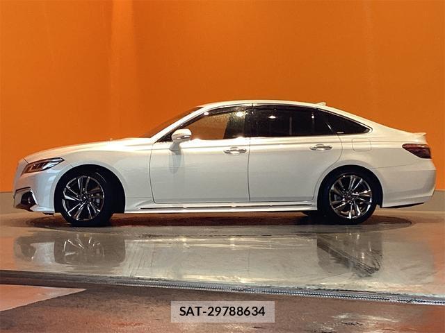 Toyota CROWN 2021-01 8276739-10