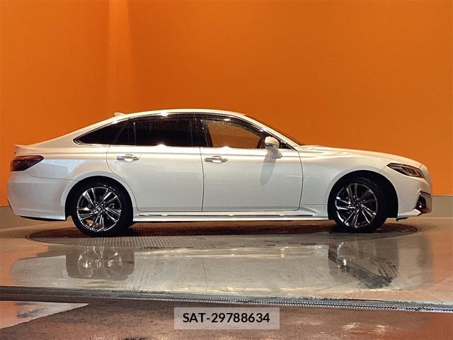 Toyota CROWN 2021-01 8276739-6