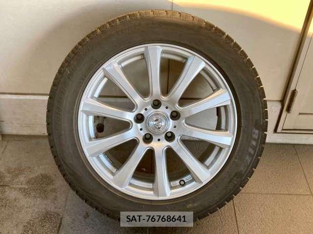 Toyota CROWN 2018-03 8277136-3