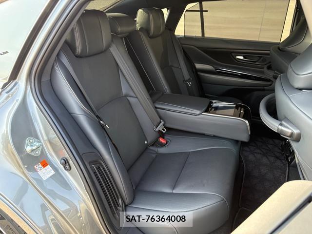 Toyota CROWN 2026-01 8278107-15