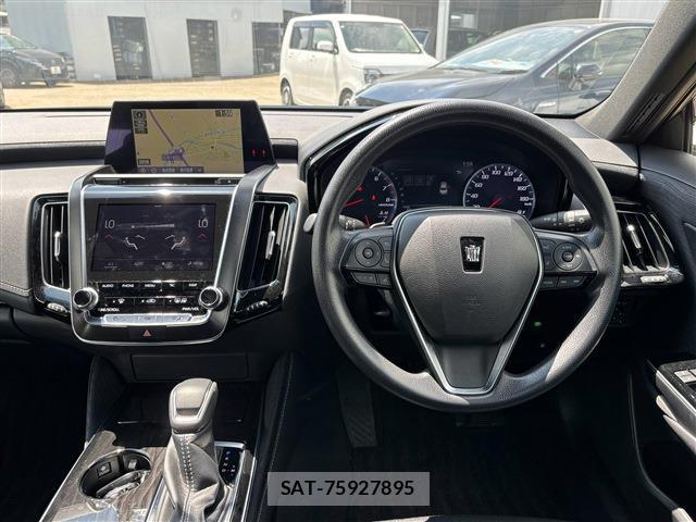 Toyota CROWN 2019-05 8278119-19