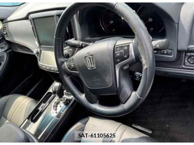 Toyota CROWN 2015-08 8278342-2