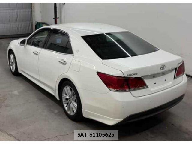 Toyota CROWN 2015-08 8278342-4