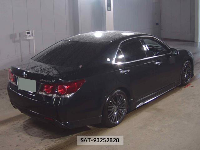 Toyota CROWN 2015-12 8278894-1