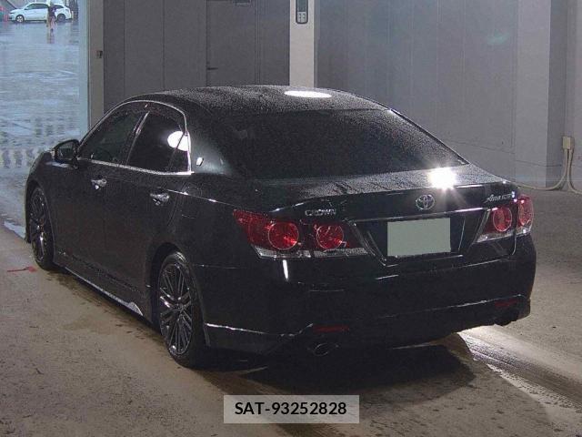 Toyota CROWN 2015-12 8278894-4
