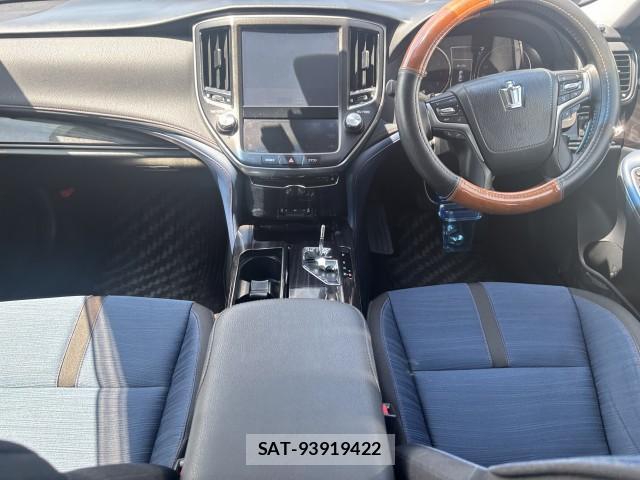 Toyota CROWN 2016-11 8278992-7