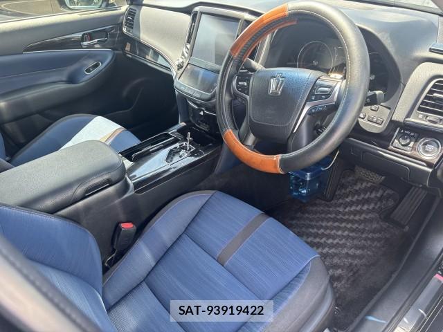 Toyota CROWN 2016-11 8278992-8