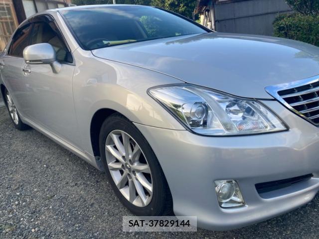 Toyota CROWN 2008-12 8279734-2