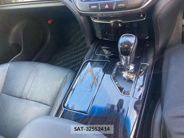 Toyota CROWN 2016-06 8279755-10
