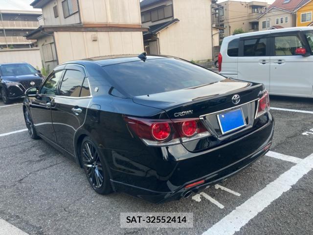 Toyota CROWN 2016-06 8279755-13