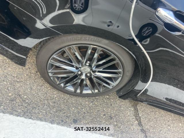 Toyota CROWN 2016-06 8279755-4