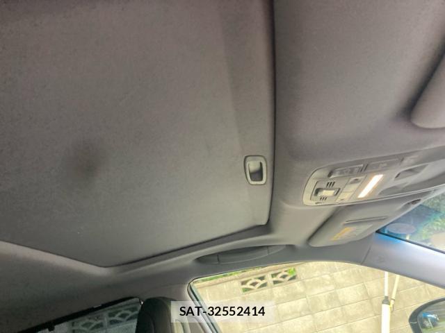 Toyota CROWN 2016-06 8279755-9
