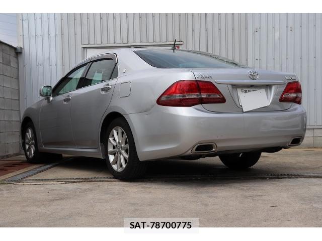 Toyota CROWN 2008-11 8280020-1