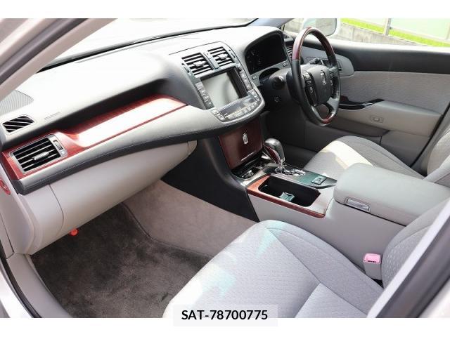 Toyota CROWN 2008-11 8280020-10
