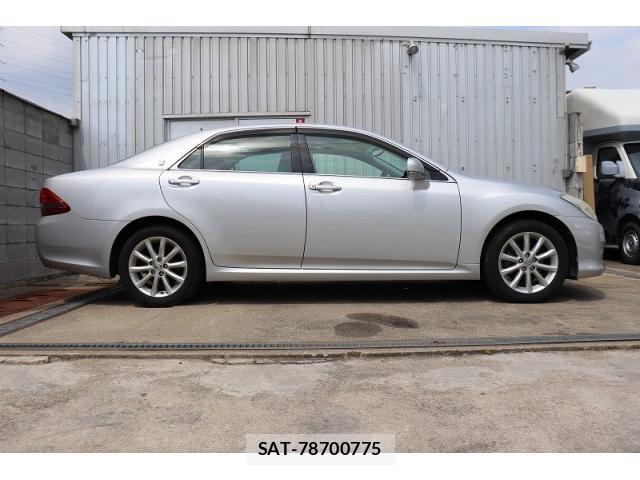 Toyota CROWN 2008-11 8280020-2