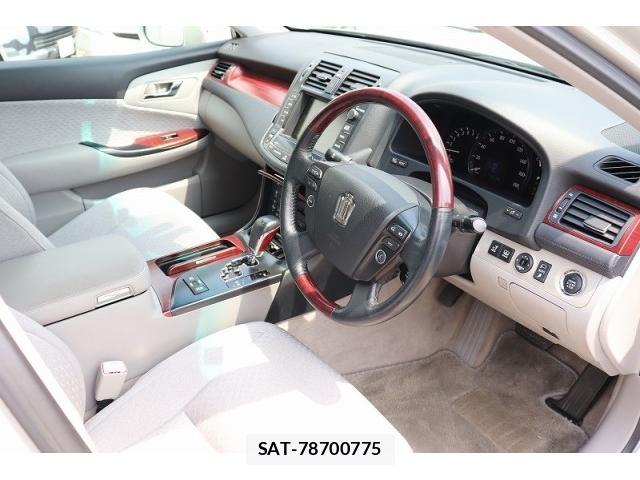 Toyota CROWN 2008-11 8280020-5