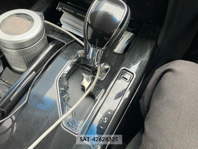 Toyota CROWN 2014-07 8280241-11