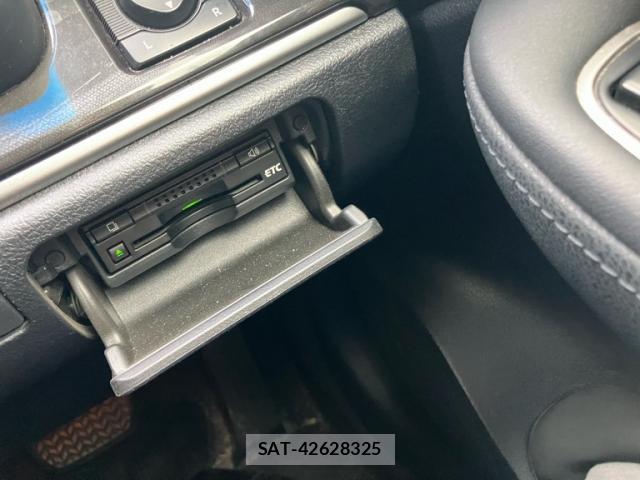 Toyota CROWN 2014-07 8280241-17