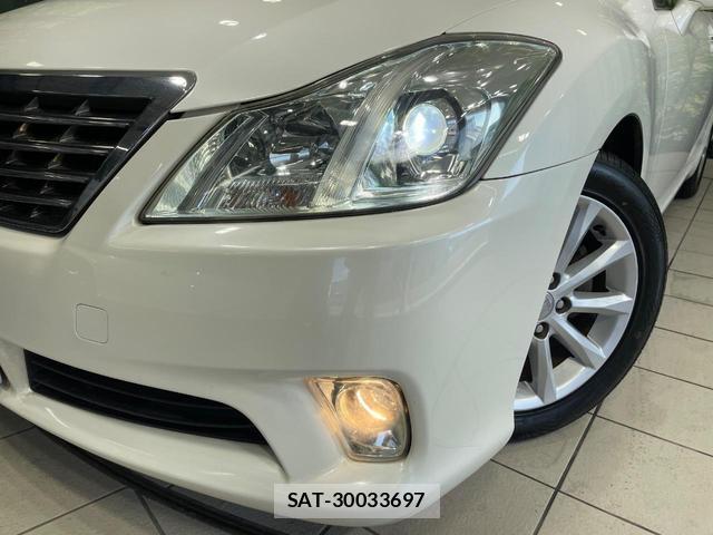 Toyota CROWN 2012-01 8280279-11