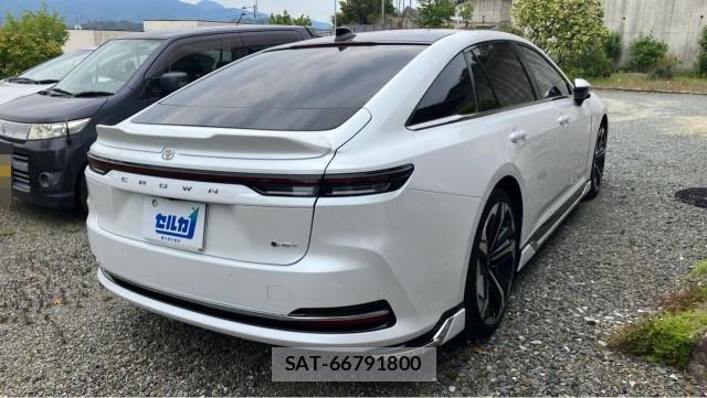 Toyota CROWN 2025-09 8280530-12