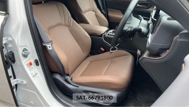 Toyota CROWN 2025-09 8280530-5