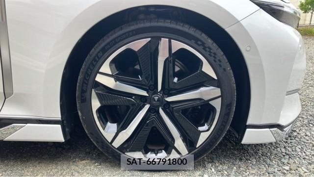 Toyota CROWN 2025-09 8280530-8