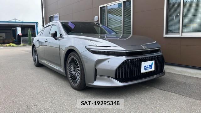 Toyota CROWN 2024-07 8281106-0
