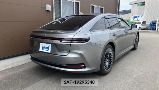 Toyota CROWN 2024-07 8281106-12