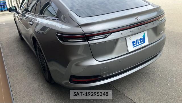 Toyota CROWN 2024-07 8281106-13