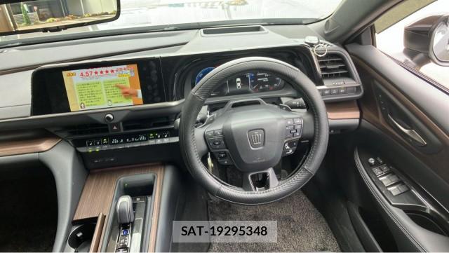 Toyota CROWN 2024-07 8281106-16