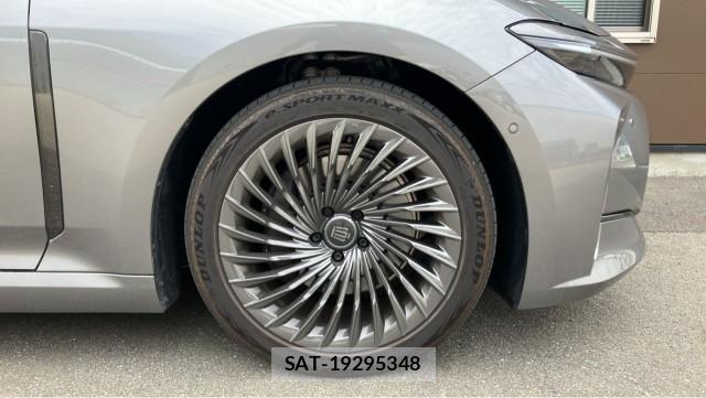 Toyota CROWN 2024-07 8281106-8