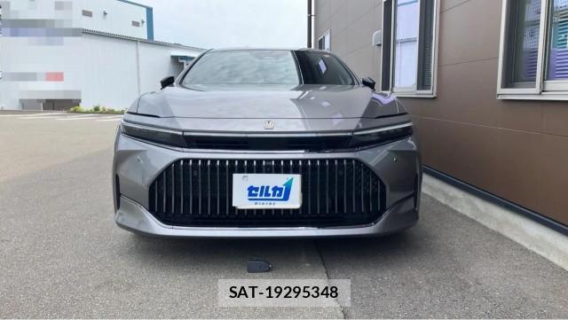 Toyota CROWN 2024-07 8281106-9
