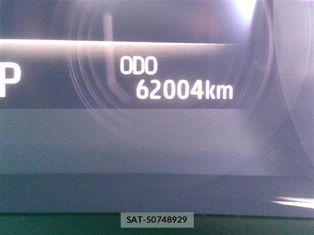 Toyota CROWN 2018-10 8281222-1