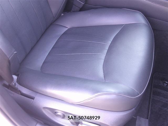 Toyota CROWN 2018-10 8281222-15