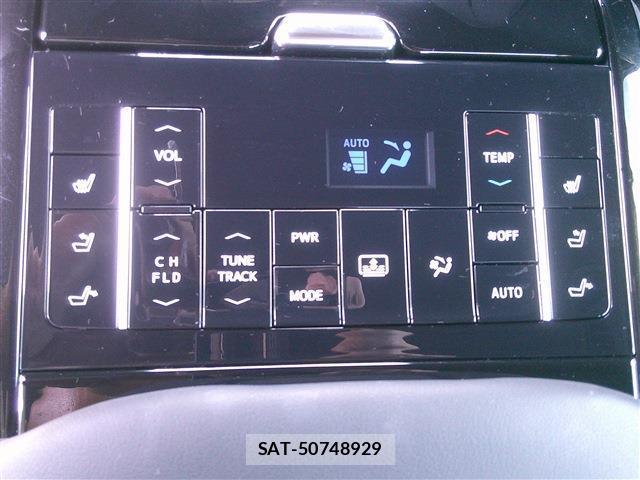 Toyota CROWN 2018-10 8281222-17