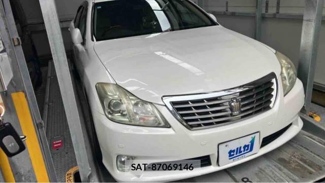Toyota CROWN 2011-05 8282094-11