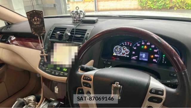 Toyota CROWN 2011-05 8282094-2