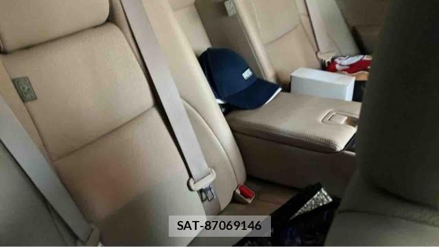 Toyota CROWN 2011-05 8282094-6