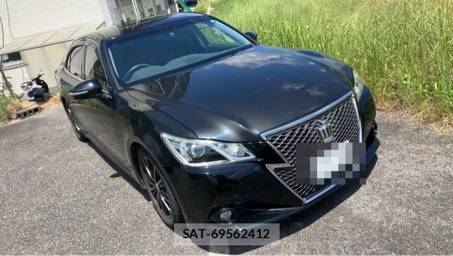 Toyota CROWN 2015-05 8282123-11