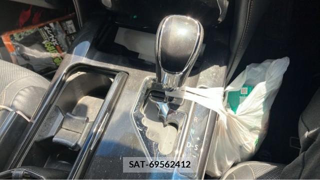 Toyota CROWN 2015-05 8282123-14