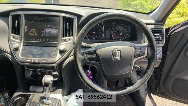 Toyota CROWN 2015-05 8282123-16