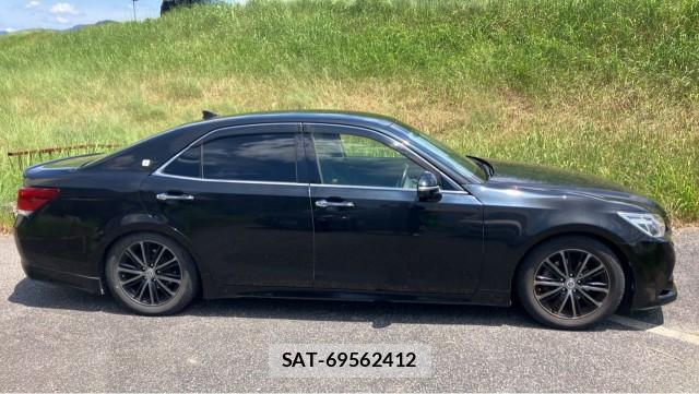 Toyota CROWN 2015-05 8282123-3