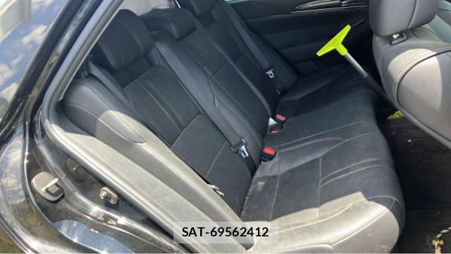 Toyota CROWN 2015-05 8282123-6