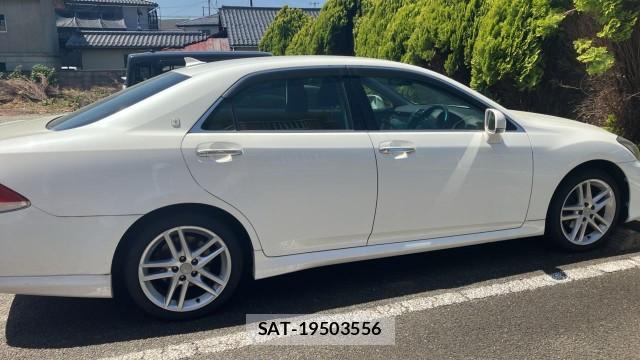 Toyota CROWN 2010-09 8282252-10