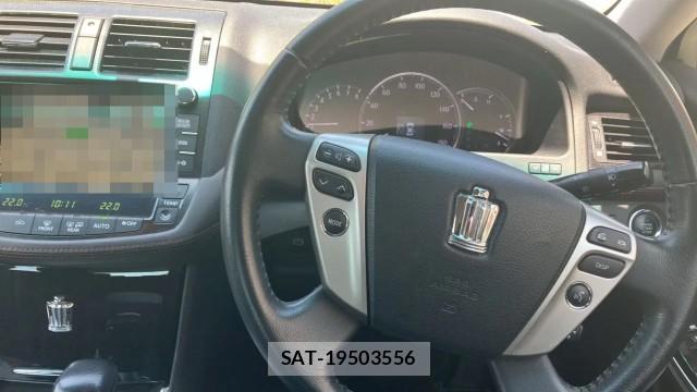 Toyota CROWN 2010-09 8282252-16