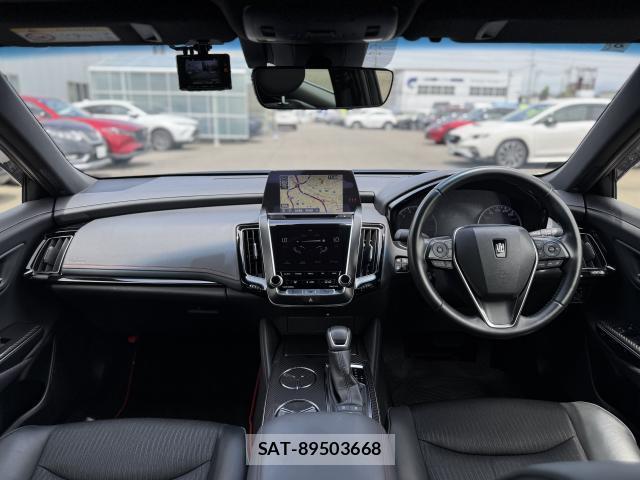 Toyota CROWN 2020-08 8283260-1