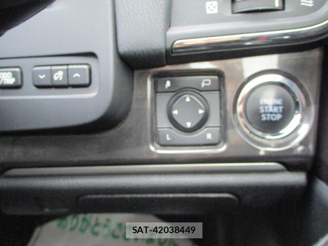 Toyota CROWN 2015-06 8283434-17