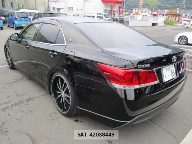 Toyota CROWN 2015-06 8283434-9