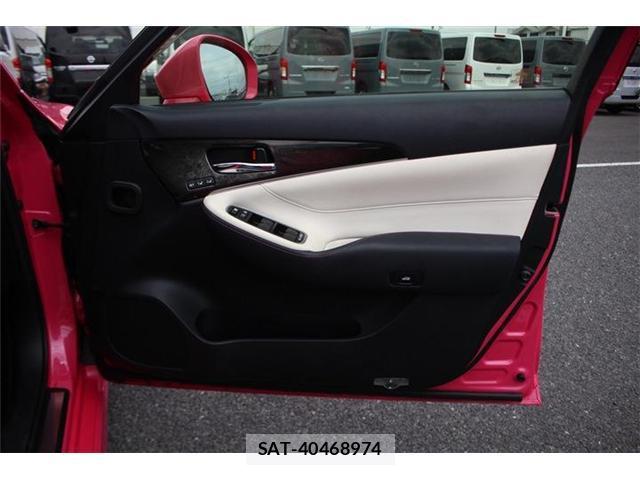 Toyota CROWN 2013-12 8283555-17